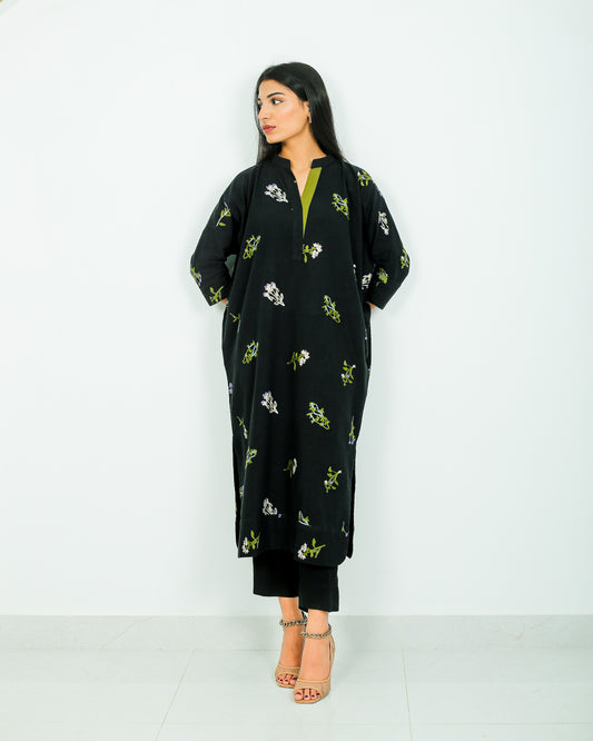 Noir Essence – Embroidered Cotton Kurta