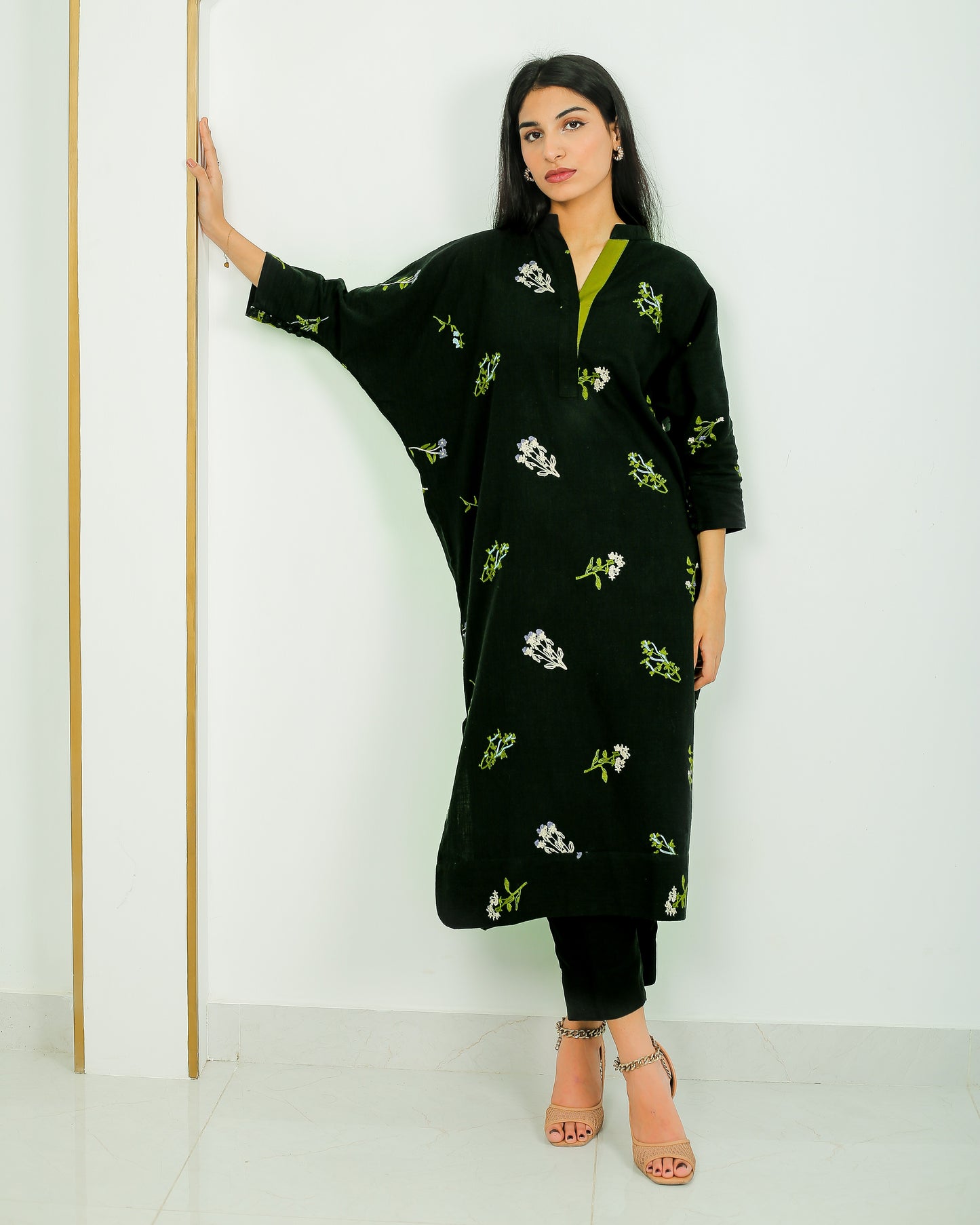 Noir Essence – Embroidered Cotton Kurta