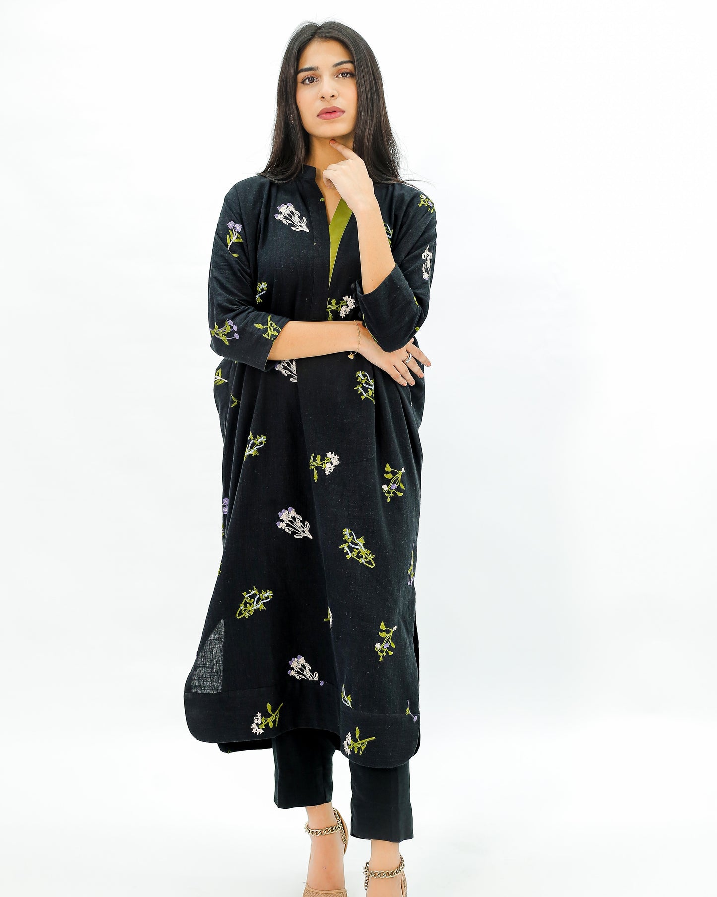 Noir Essence – Embroidered Cotton Kurta