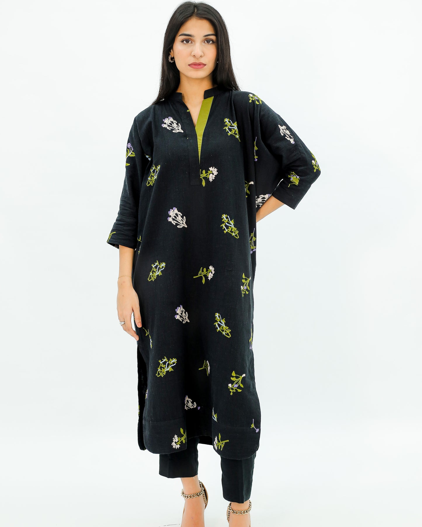 Noir Essence – Embroidered Cotton Kurta