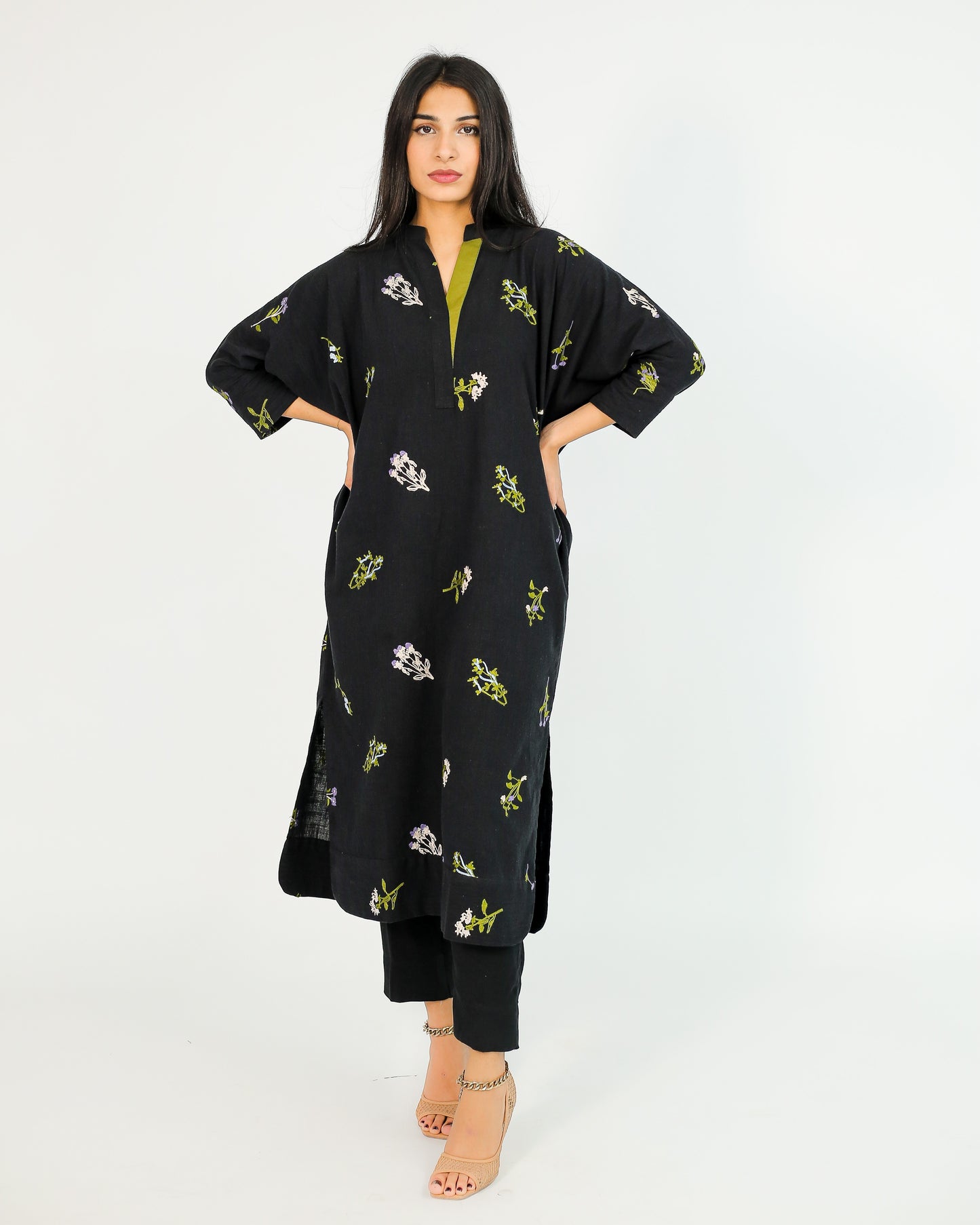 Noir Essence – Embroidered Cotton Kurta