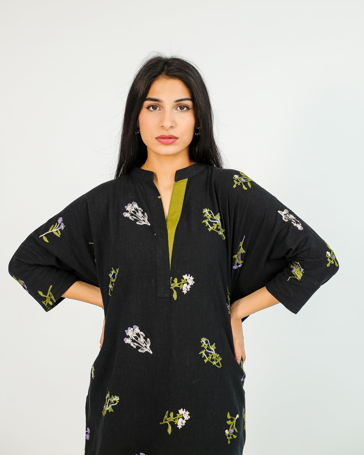 Noir Essence – Embroidered Cotton Kurta