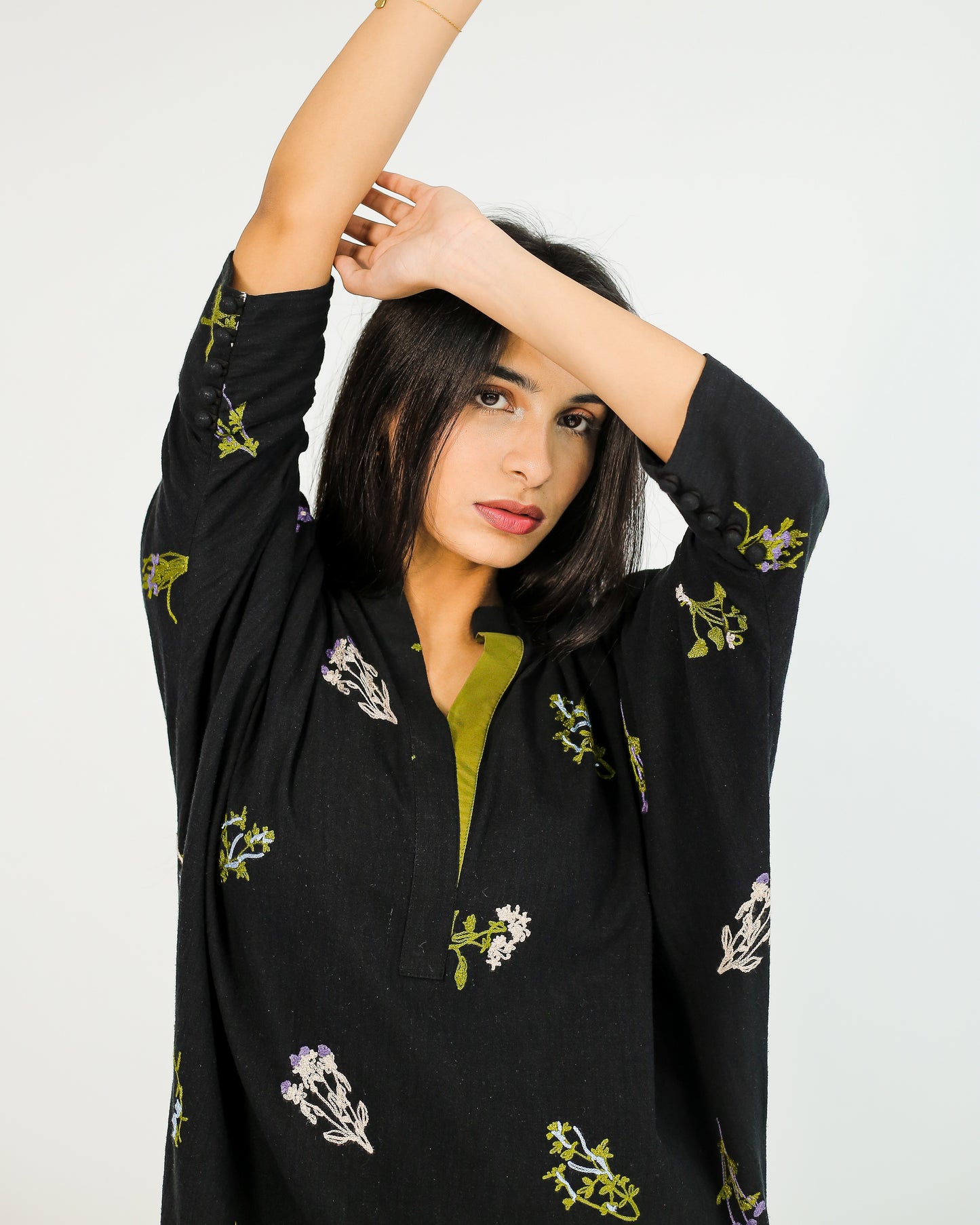 Noir Essence – Embroidered Cotton Kurta