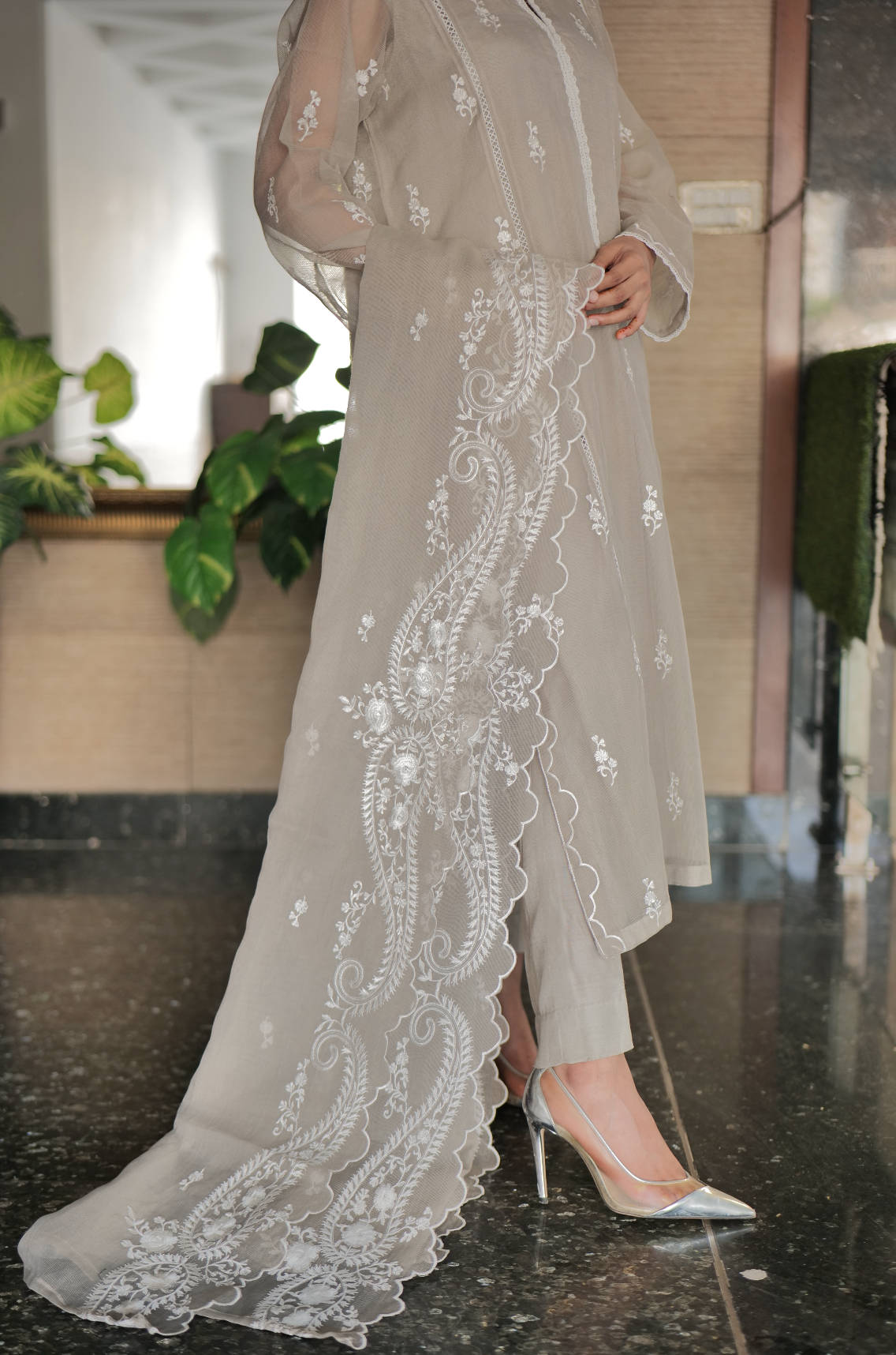 Hala Kurta
